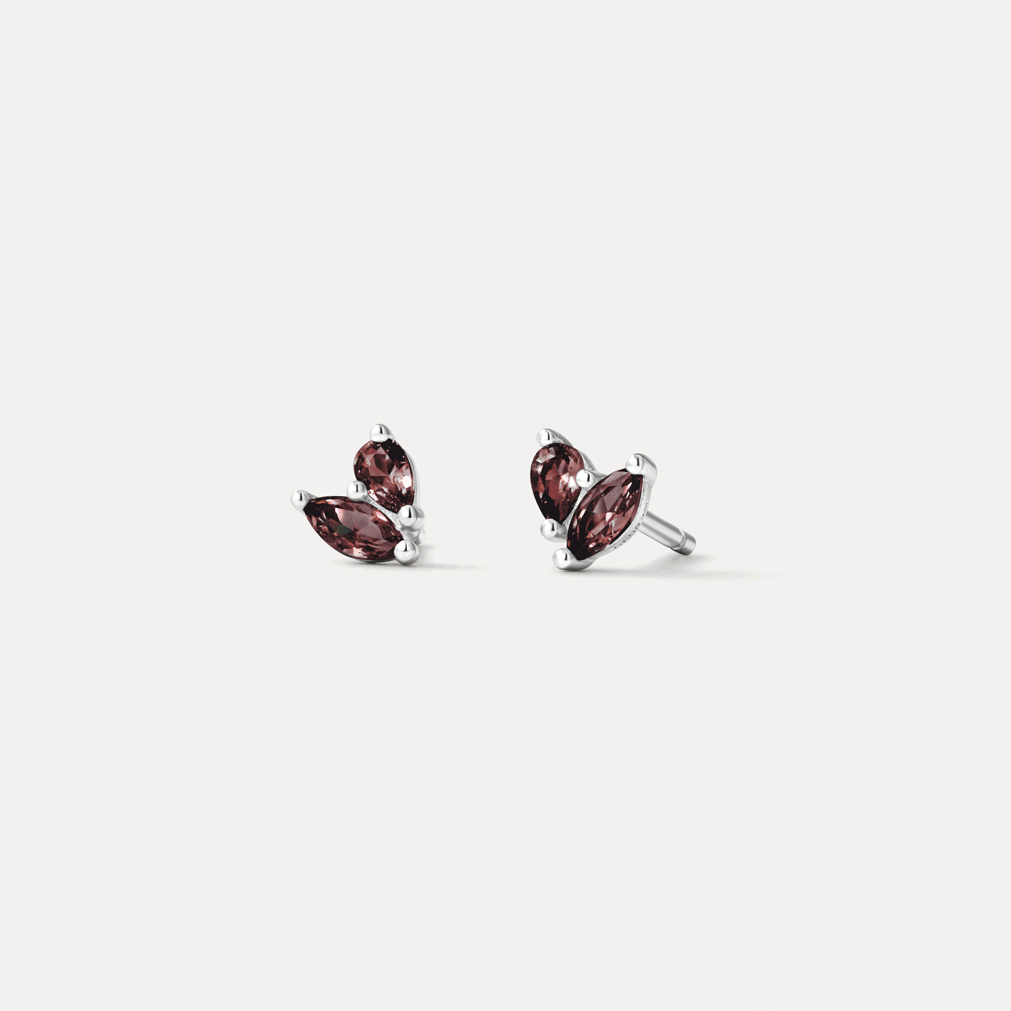 Aura-Duo-Stud-SS2_733a25e7-2537-4314-b87b-4c4347b7c496.gif