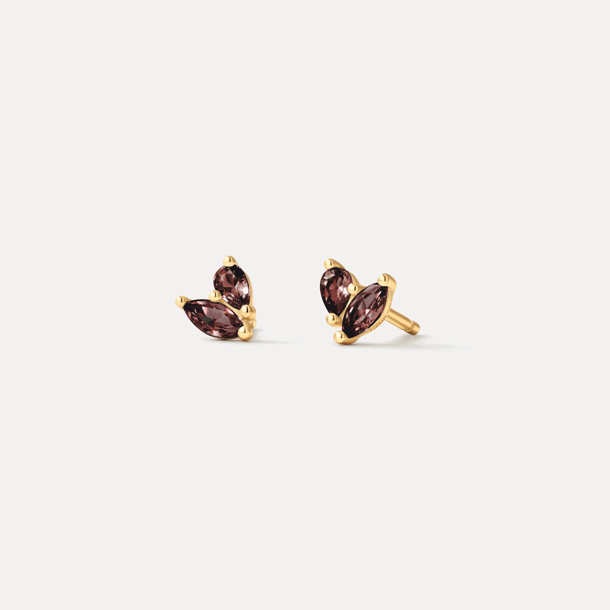 Aura-Duo-Stud-gold_081cb9e5-6cc4-4a1c-96e9-d1644e24209f.gif