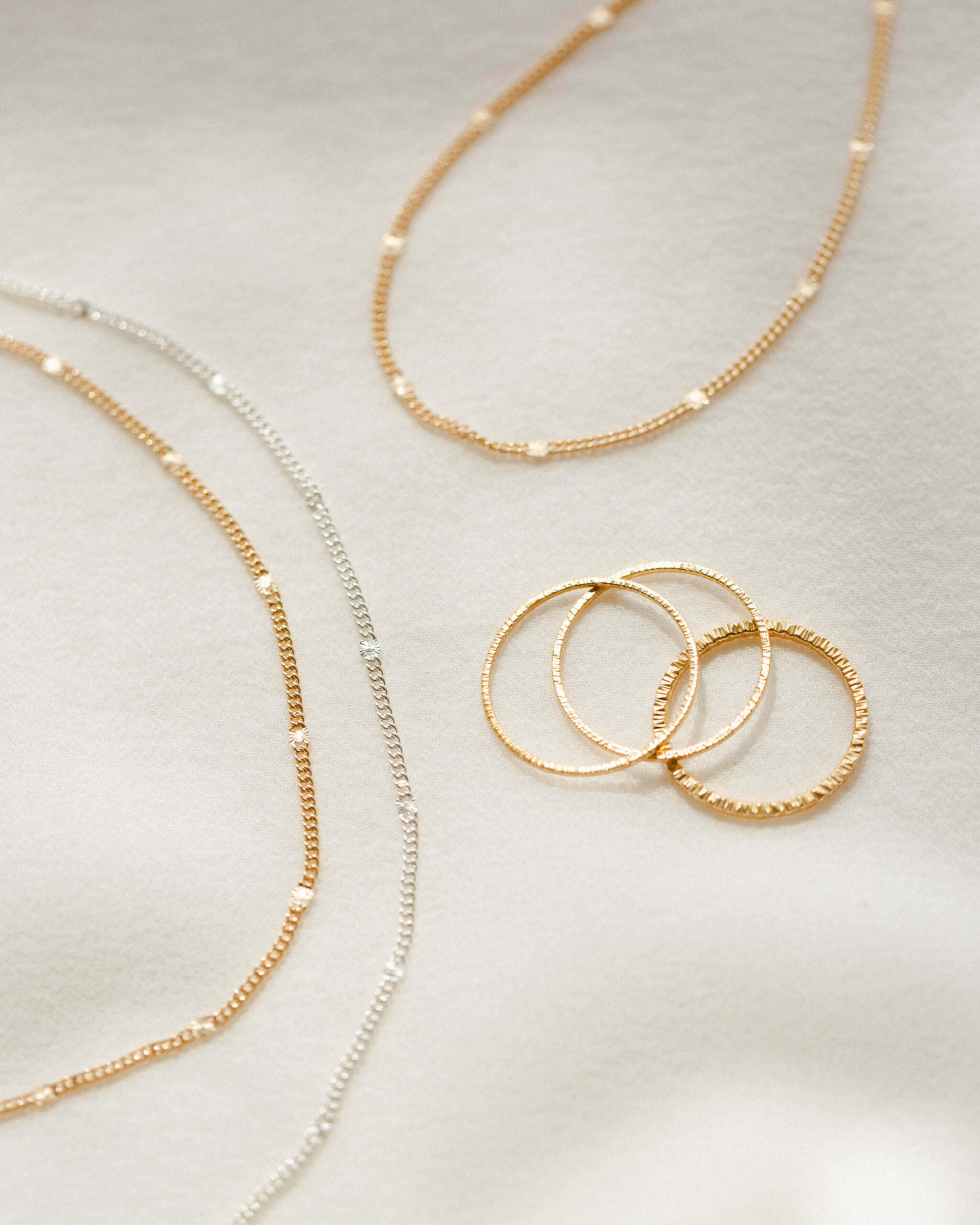 radiant-bracelet-gldn-3.jpg