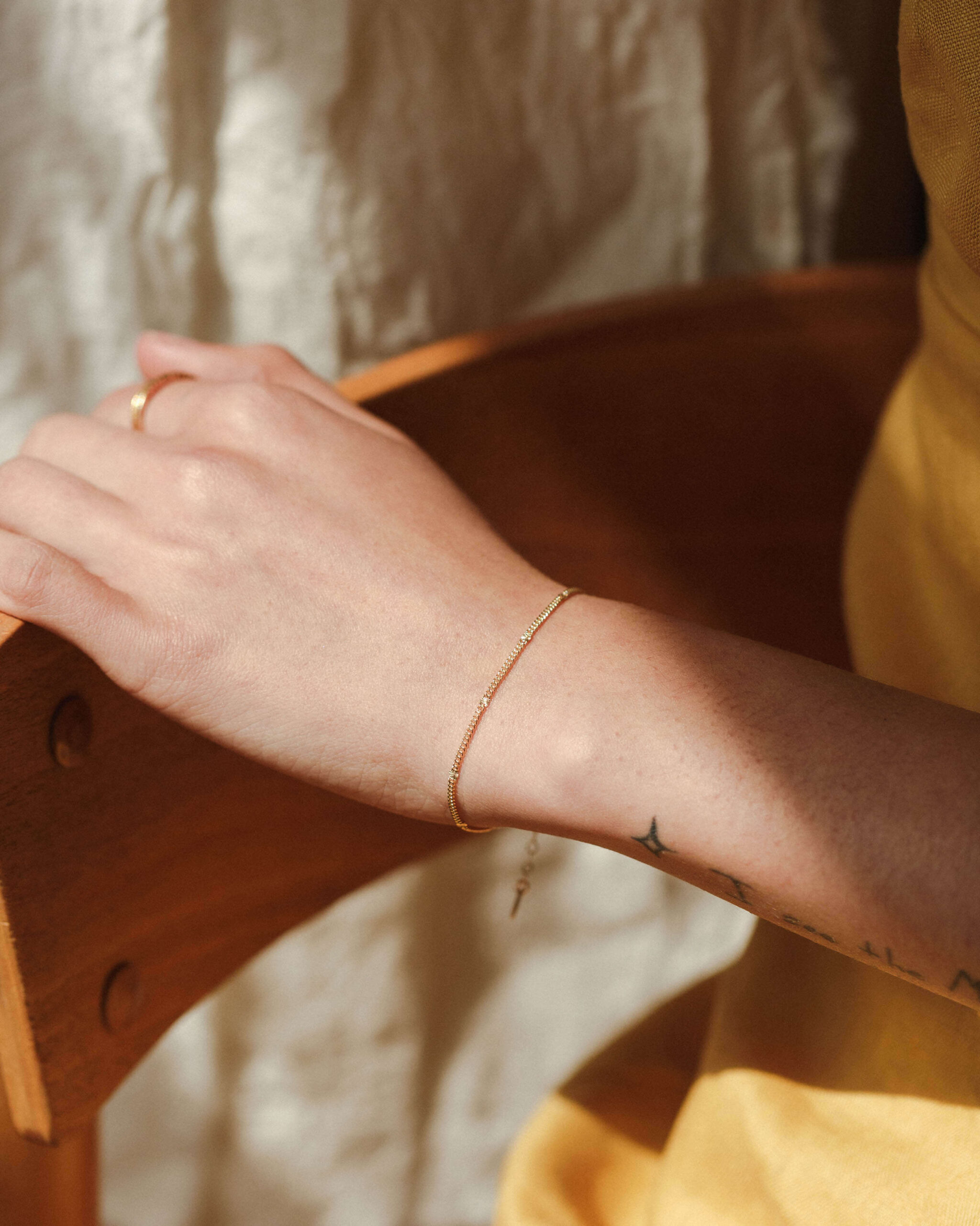 radiant-bracelet-gldn-7.jpg